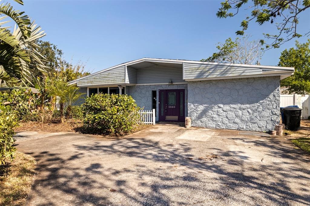 2660 FAIRWAY AVENUE S ST PETERSBURG, FL 33712
