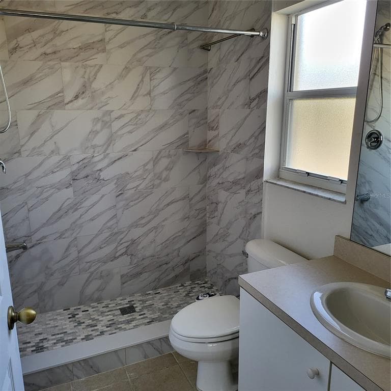18533 PEBBLE LAKE COURT TAMPA, FL 33647
