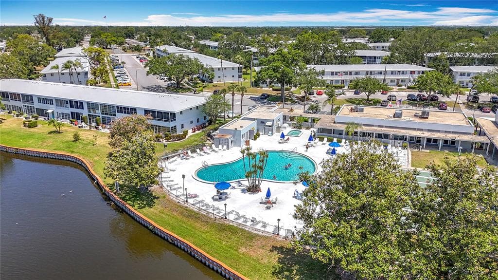 8425 112TH STREET UNIT 104 SEMINOLE, FL 33772