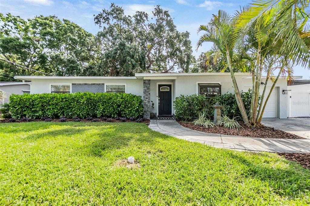 4320 S HUBERT AVENUE TAMPA, FL 33611
