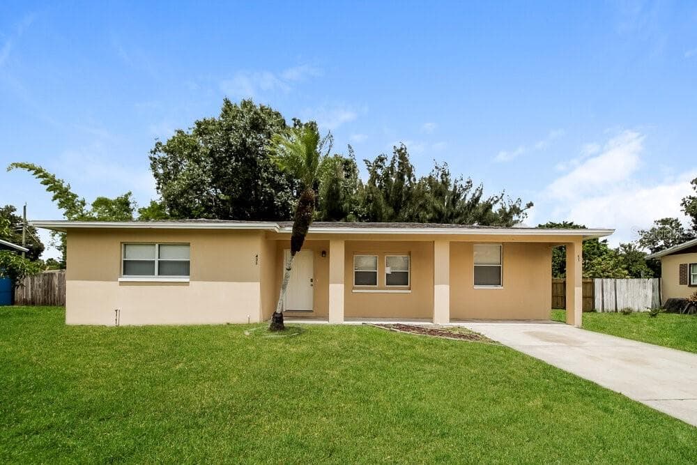 431 MUSKEGON AVENUE FORT MYERS, FL 33905
