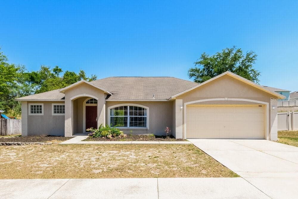 640 TRANQUILITY STREET MINNEOLA, FL 34715