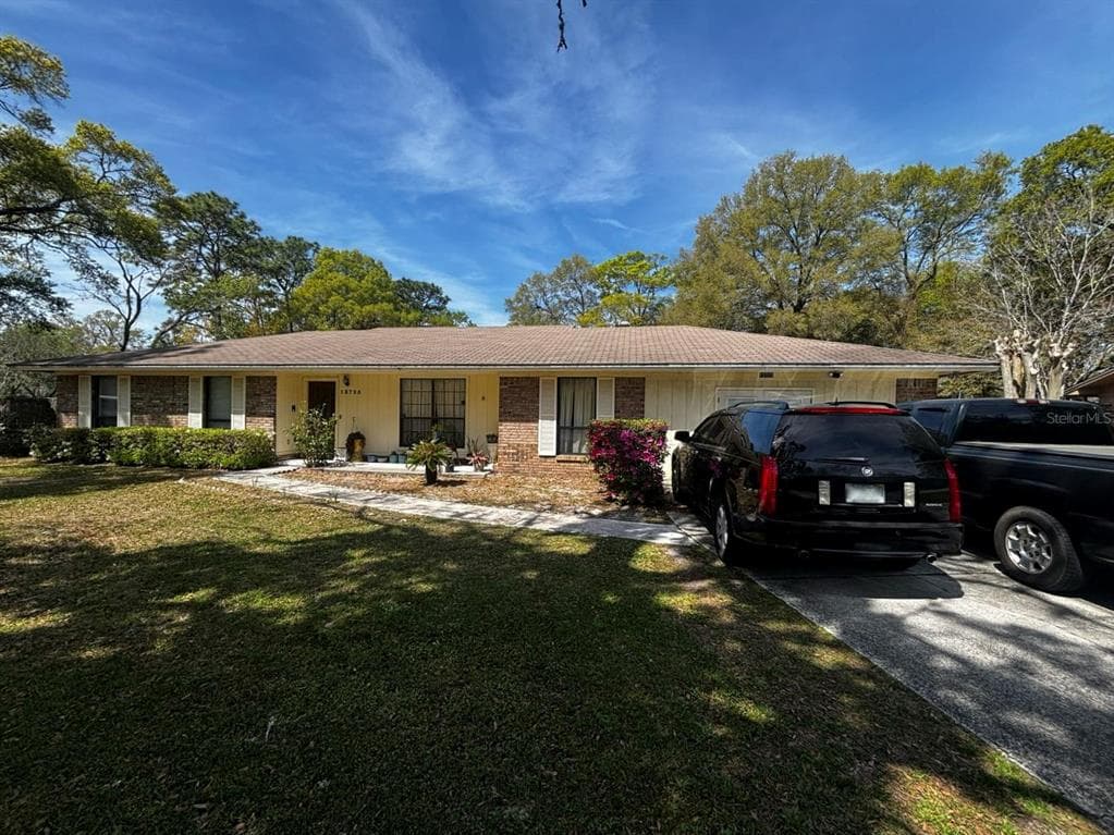 13725 PLEASANTVIEW DRIVE N JACKSONVILLE, FL 32225