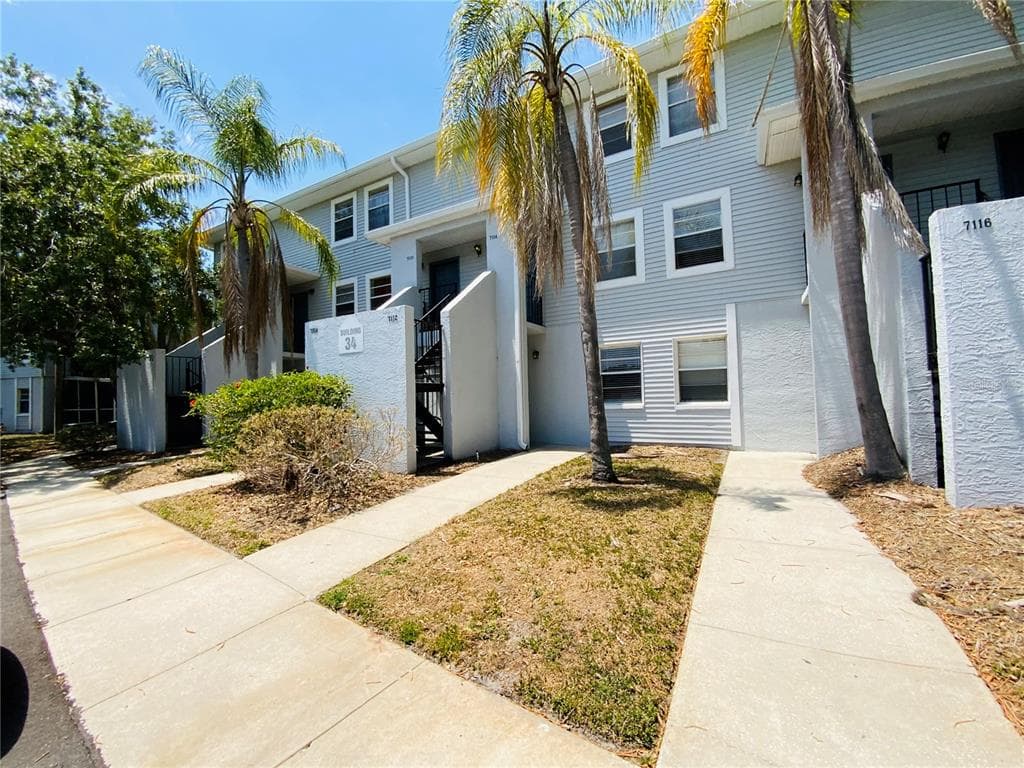7112 WATERSIDE DRIVE UNIT 34 TAMPA, FL 33617