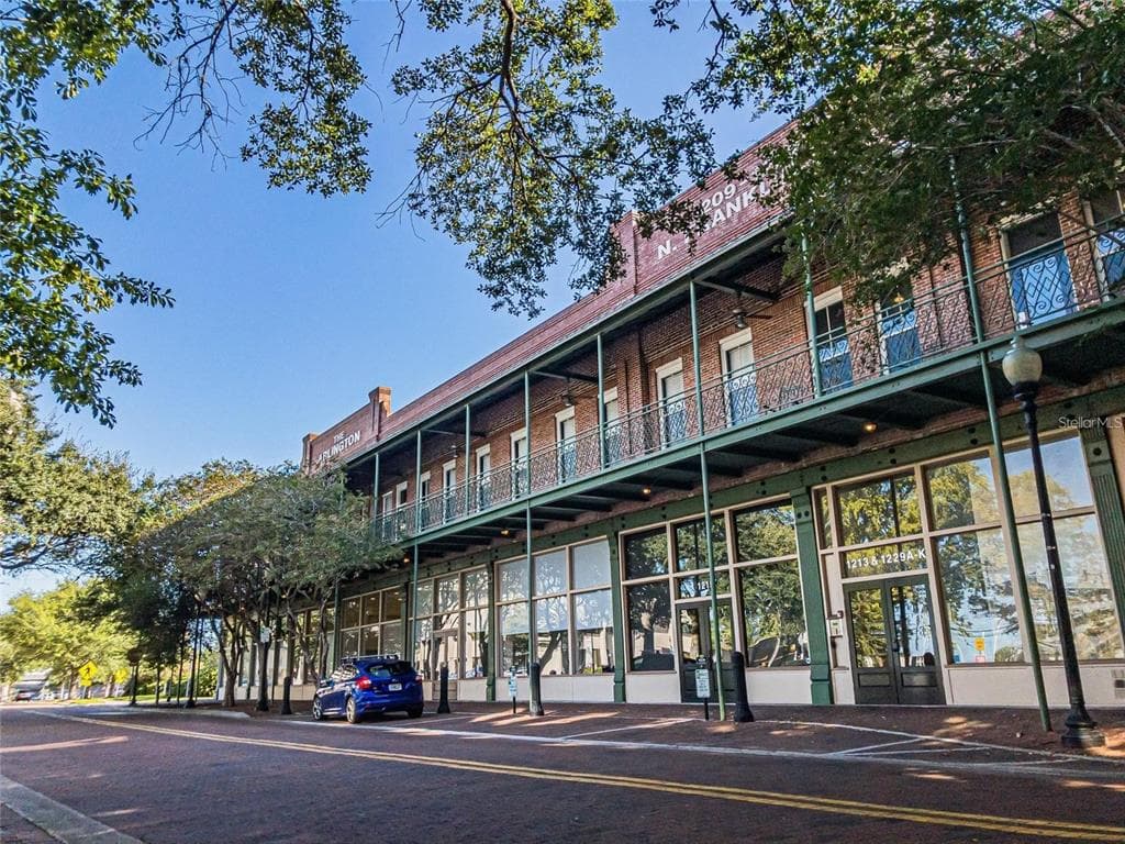 1209 N FRANKLIN STREET UNIT F