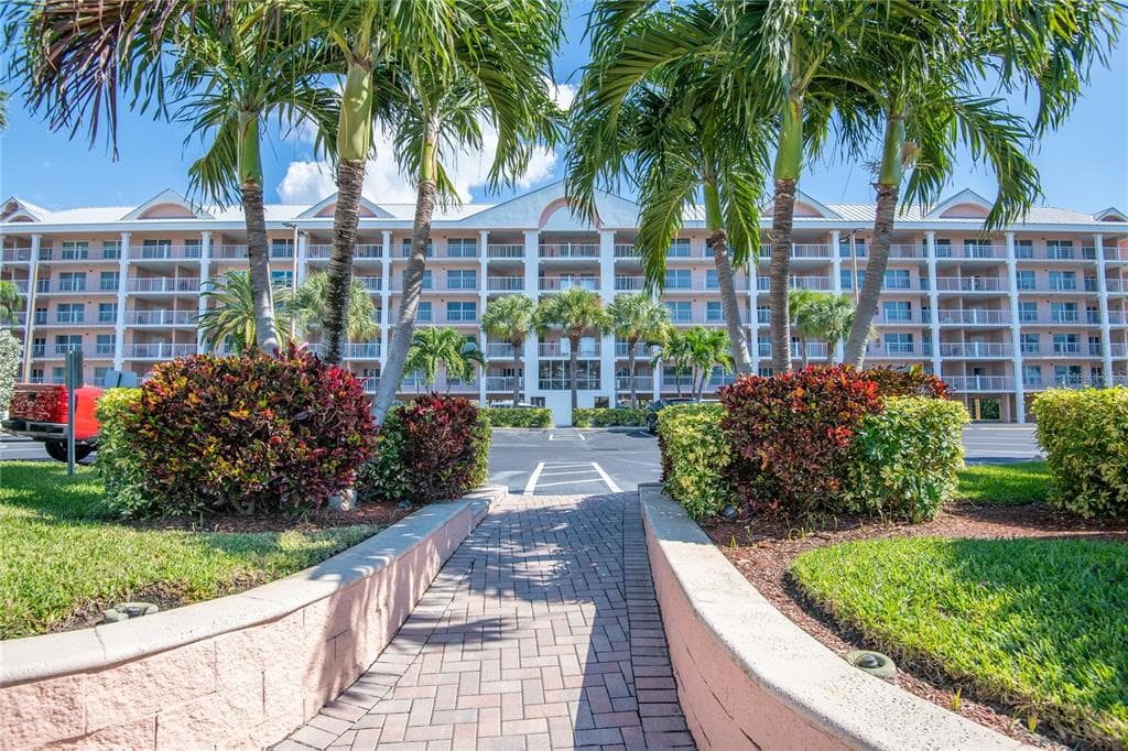 5445 GULF BOULEVARD UNIT 505 ST PETE BEACH, FL 33706