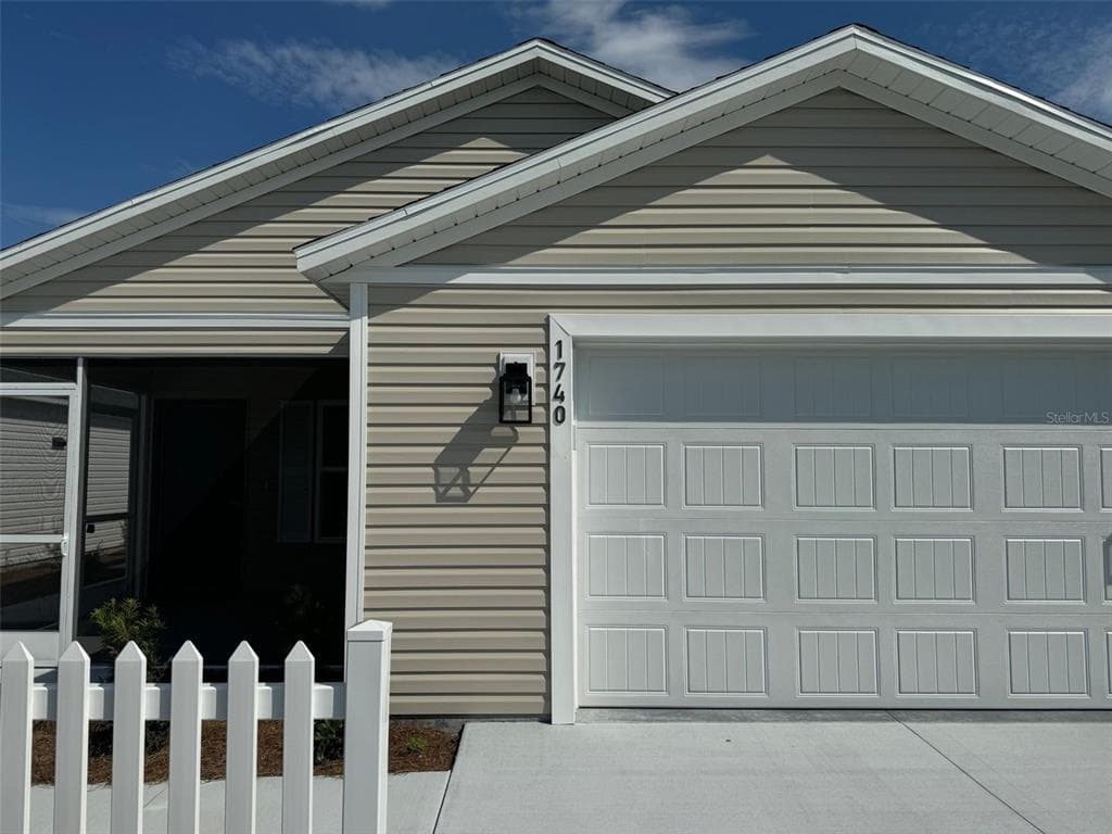 1740 YVONIA COURT THE VILLAGES, FL 34762