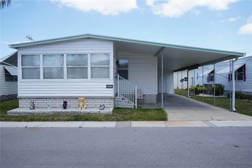82303 1ST AVENUE N UNIT 303 PINELLAS PARK, FL 33781