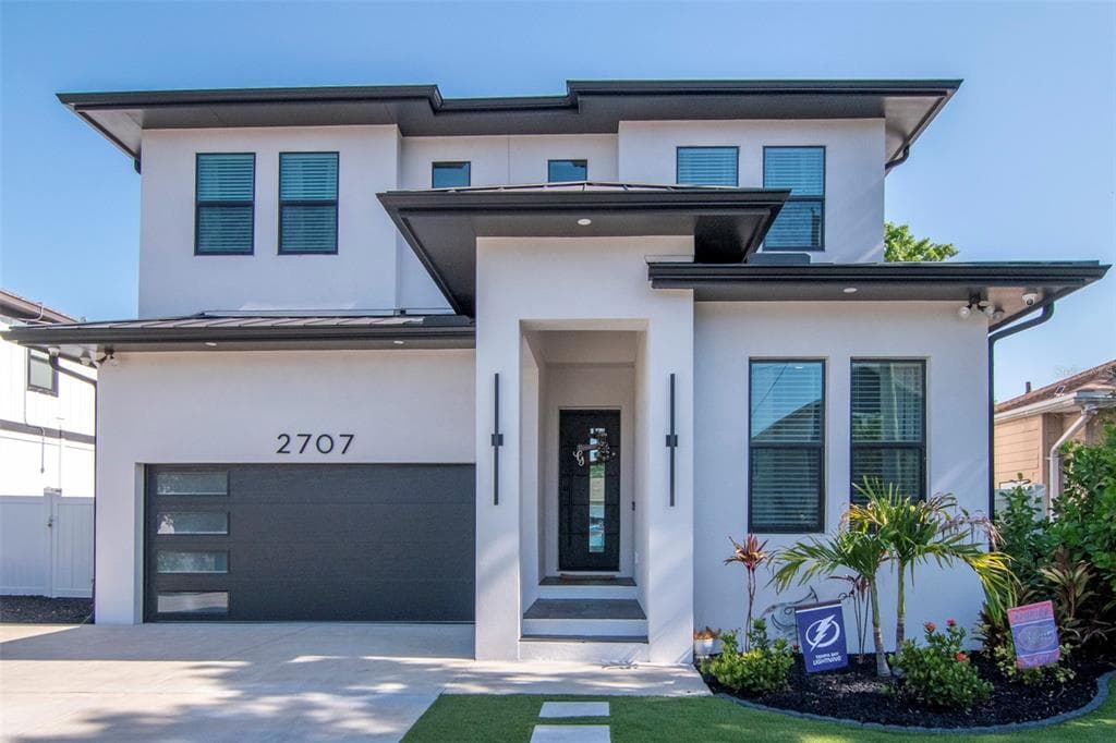 2707 W FIG STREET