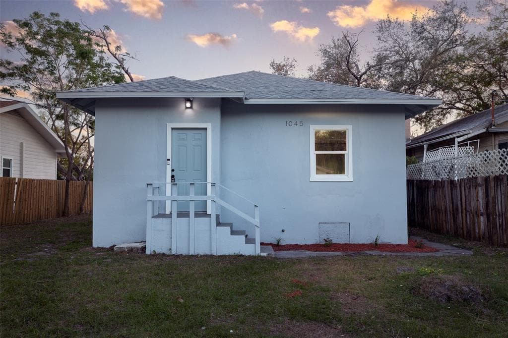 1045 22ND AVENUE N ST PETERSBURG, FL 33704