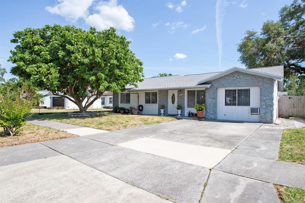 9118 108TH AVENUE SEMINOLE, FL 33777