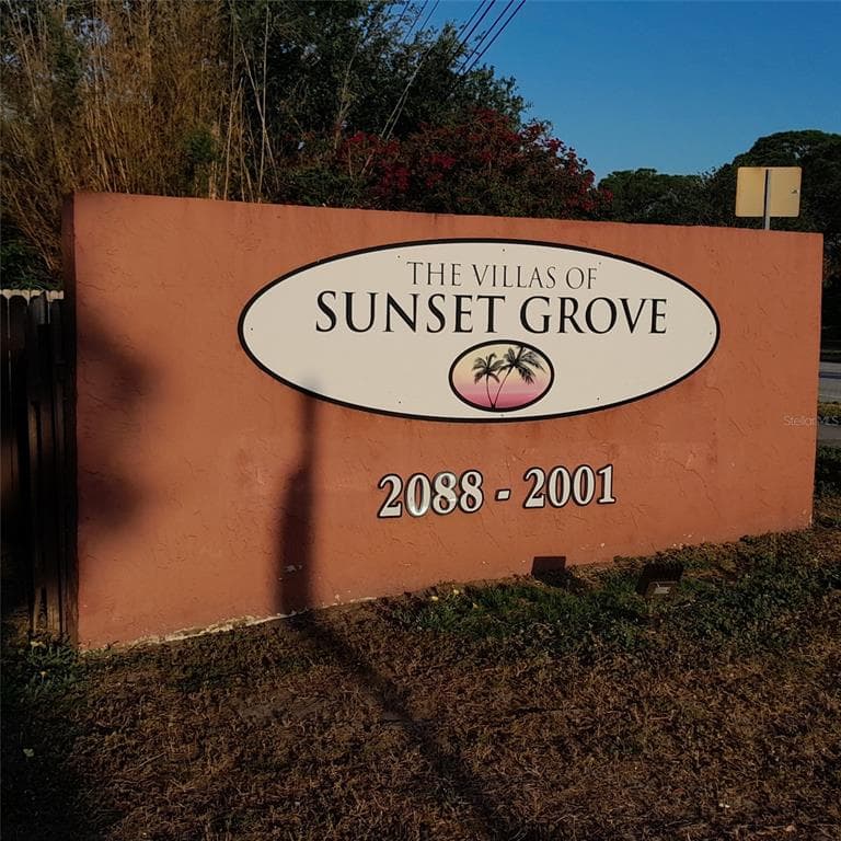 2085 SUNSET GROVE LANE CLEARWATER, FL 33765