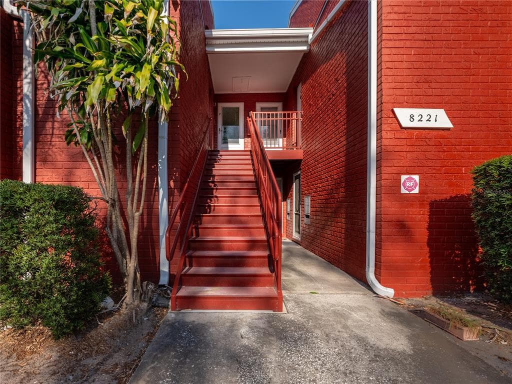 8221 12TH WAY N UNIT F ST PETERSBURG, FL 33702