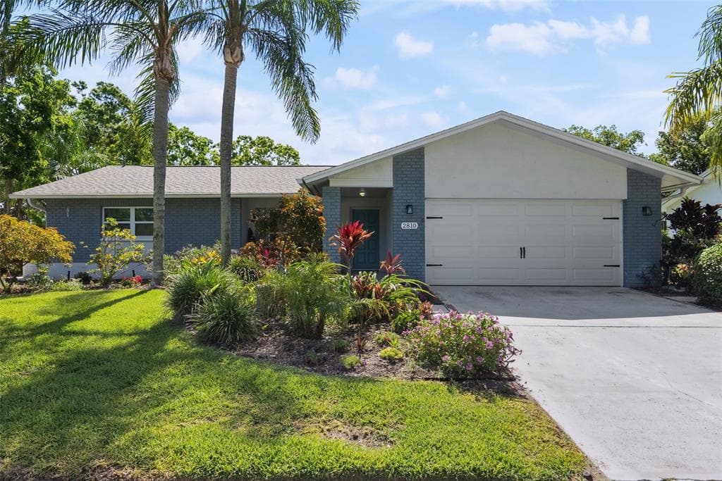 2810 DOONE CIRCLE PALM HARBOR, FL 34684