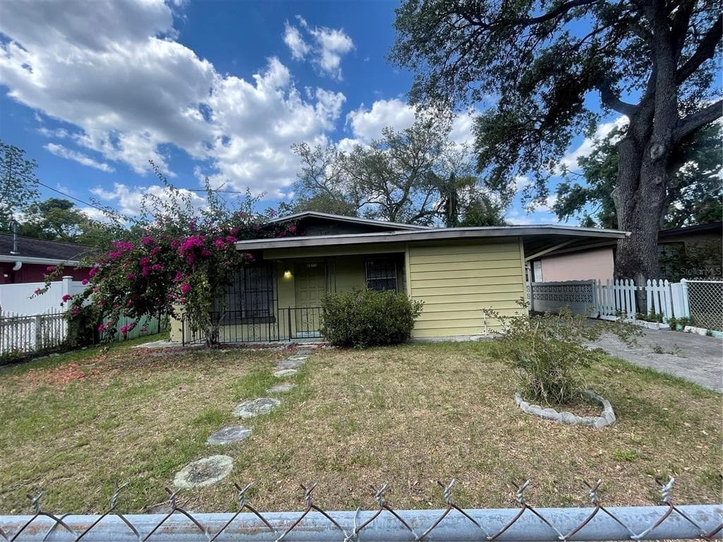 2611 W COMANCHE AVENUE TAMPA, FL 33614