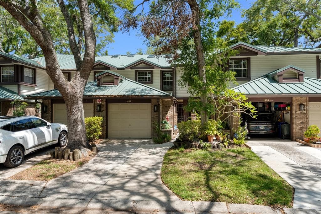 1486 MAHOGANY LANE UNIT 703 PALM HARBOR, FL 34683
