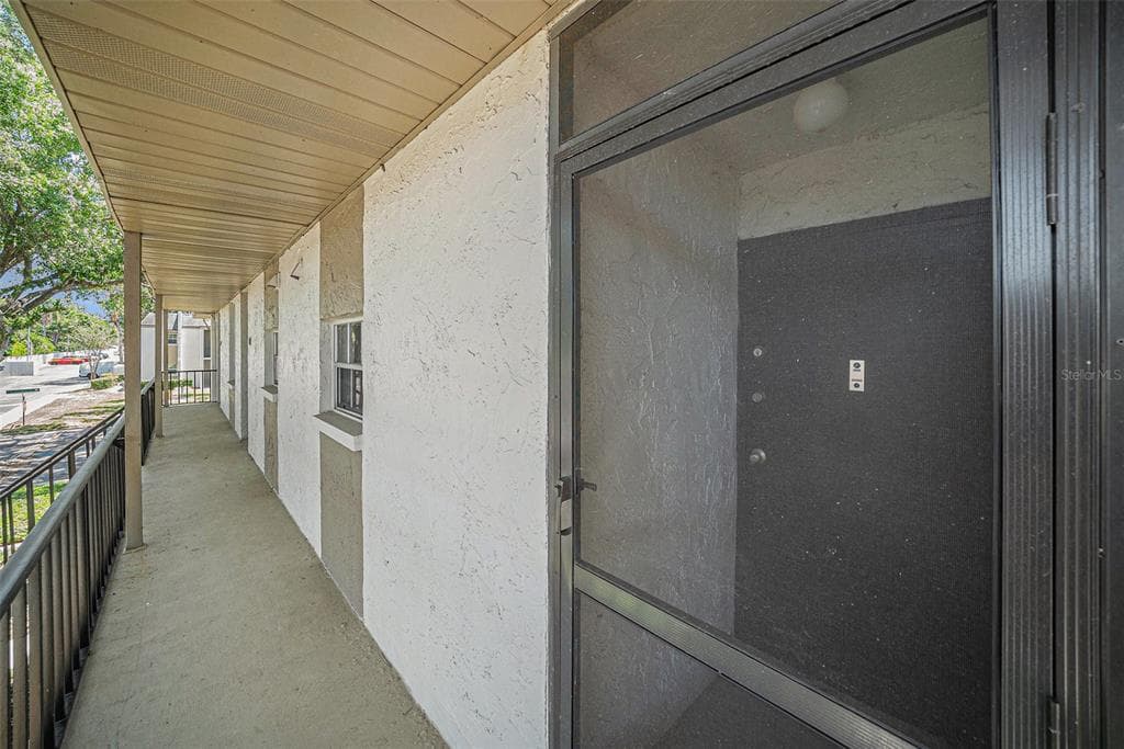 809 RUSSELL LANE UNIT 322 BRANDON, FL 33510