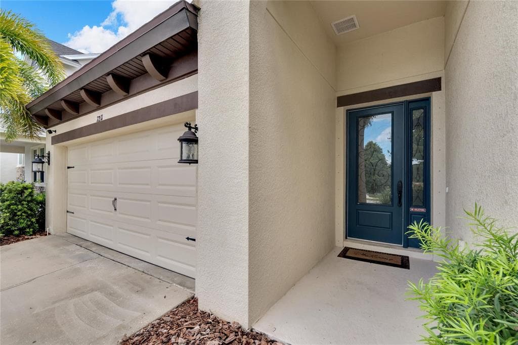 7211 MEETING HOUSE LANE APOLLO BEACH, FL 33572