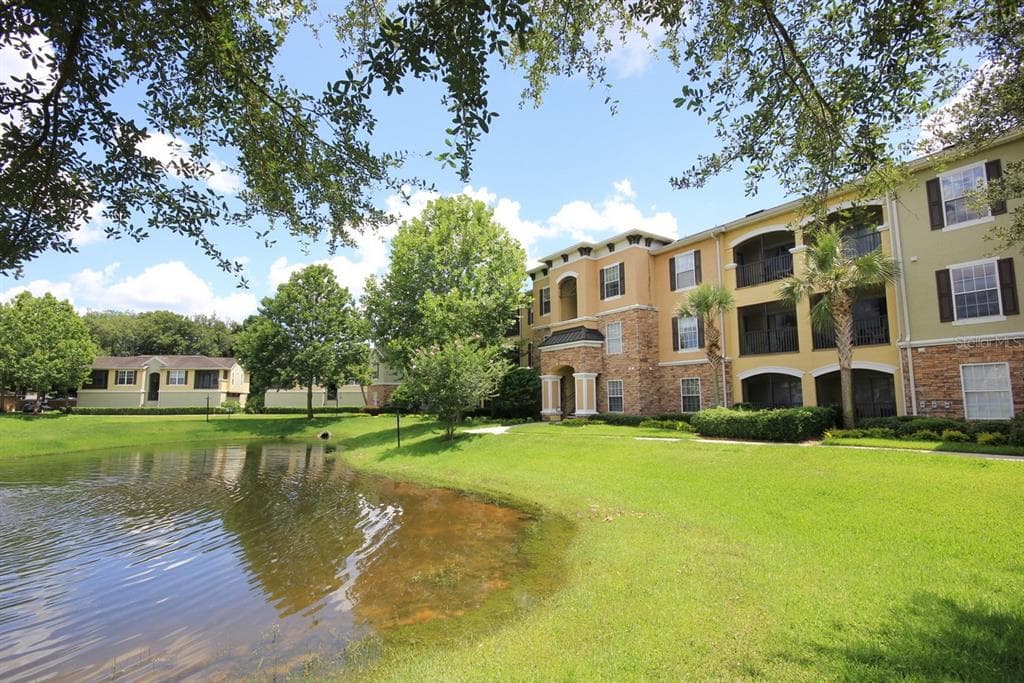 10203 COURTNEY PALMS BOULEVARD UNIT 103 TAMPA, FL 33619