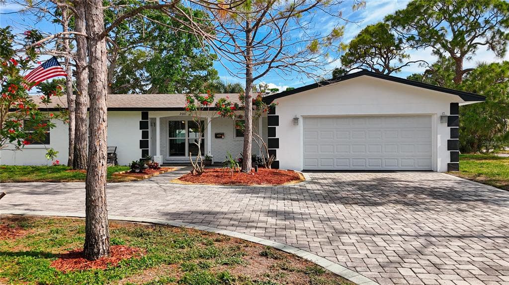 2001 PINELLAS POINT DRIVE S ST PETERSBURG, FL 33712