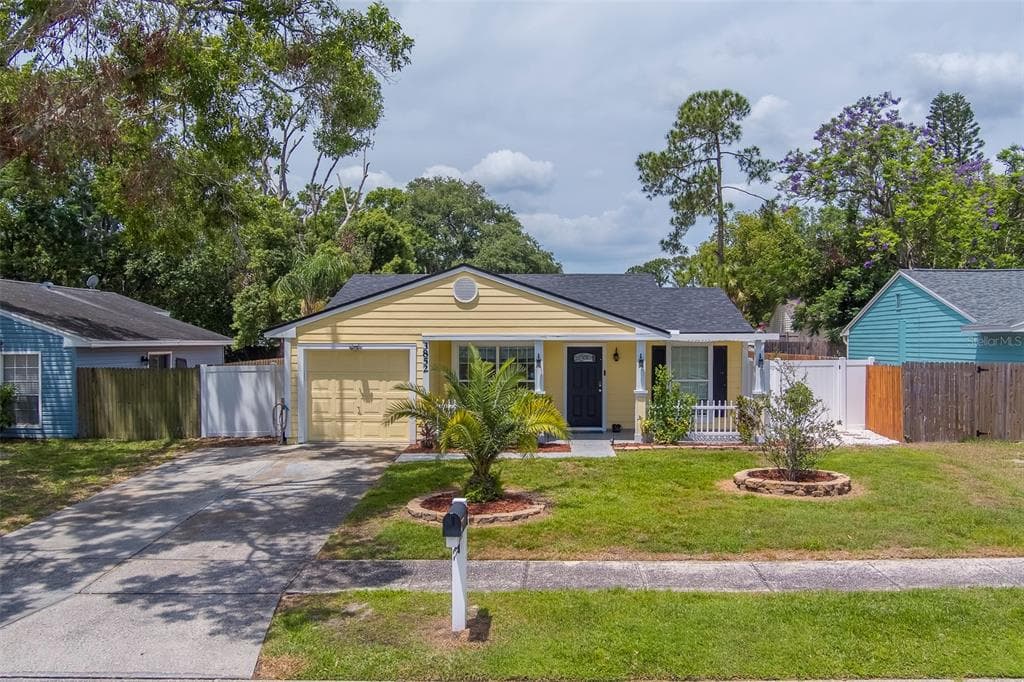 3852 BERKSHIRE COURT PALM HARBOR, FL 34684