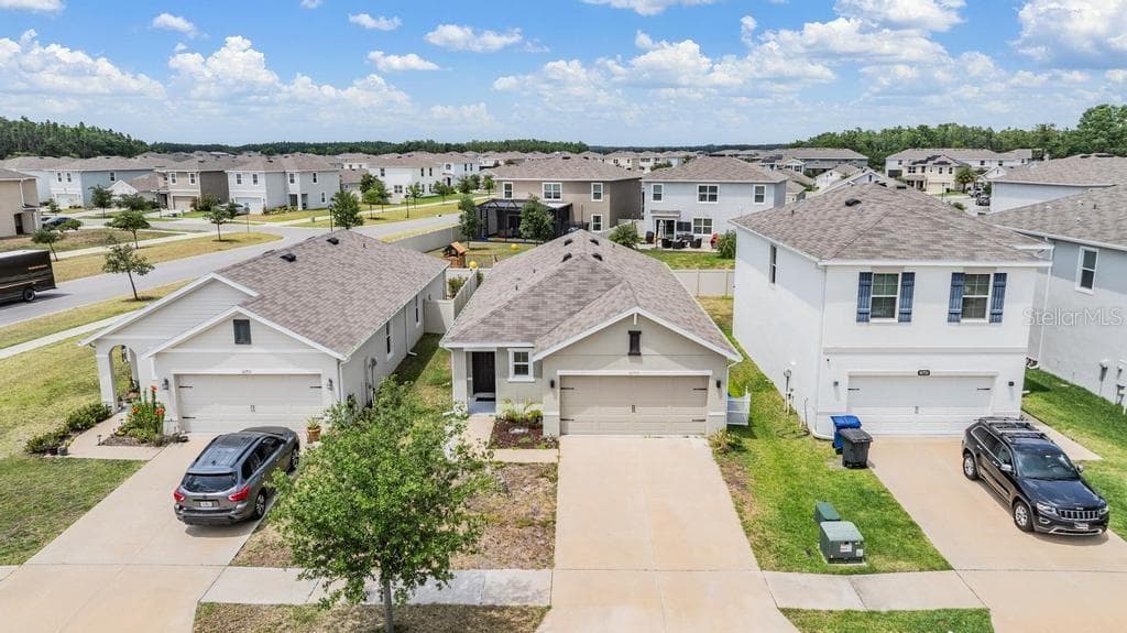 32713 BROOKS HAWK LANE WESLEY CHAPEL, FL 33543