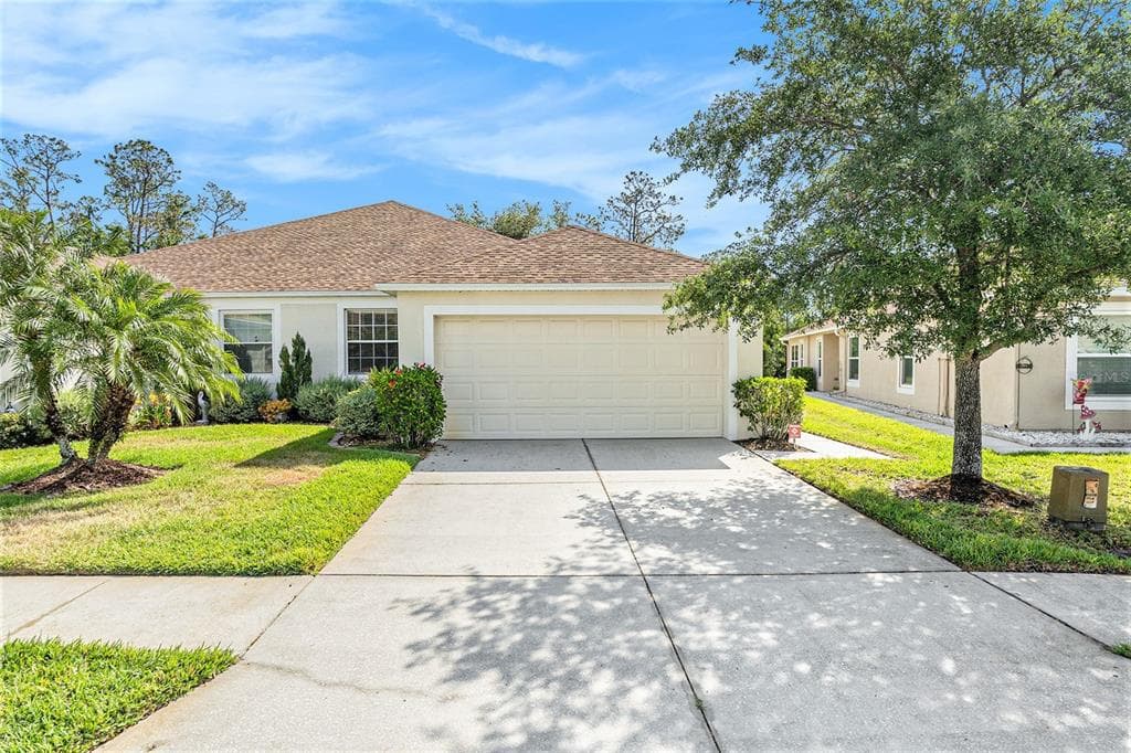 5836 AUTUMN SHIRE DRIVE ZEPHYRHILLS, FL 33541