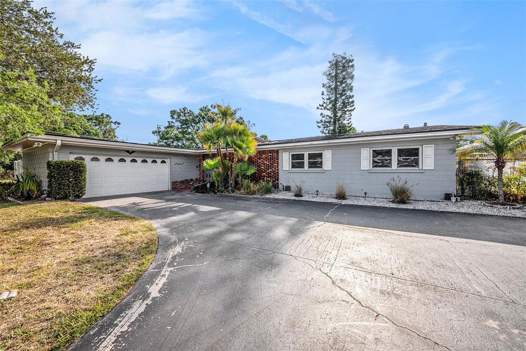 6811 N HIMES AVENUE TAMPA, FL 33614