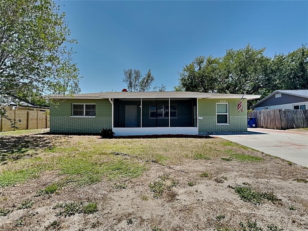 424 55TH AVENUE NE ST PETERSBURG, FL 33703