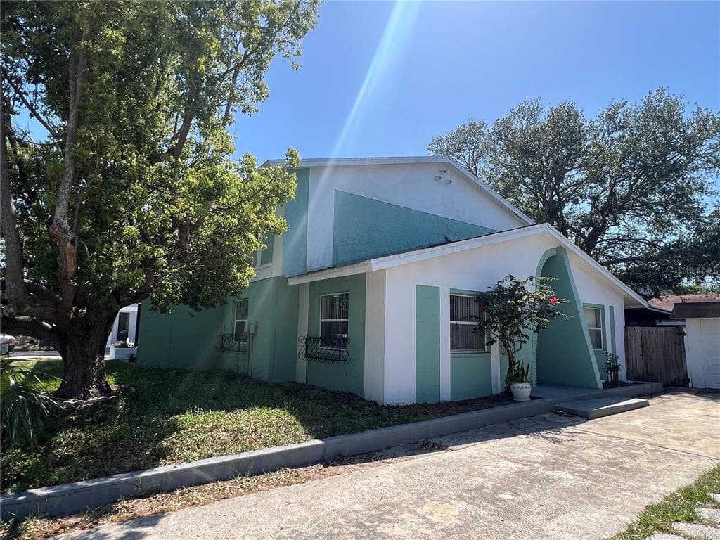2068 SAN MARINO WAY N CLEARWATER, FL 33763