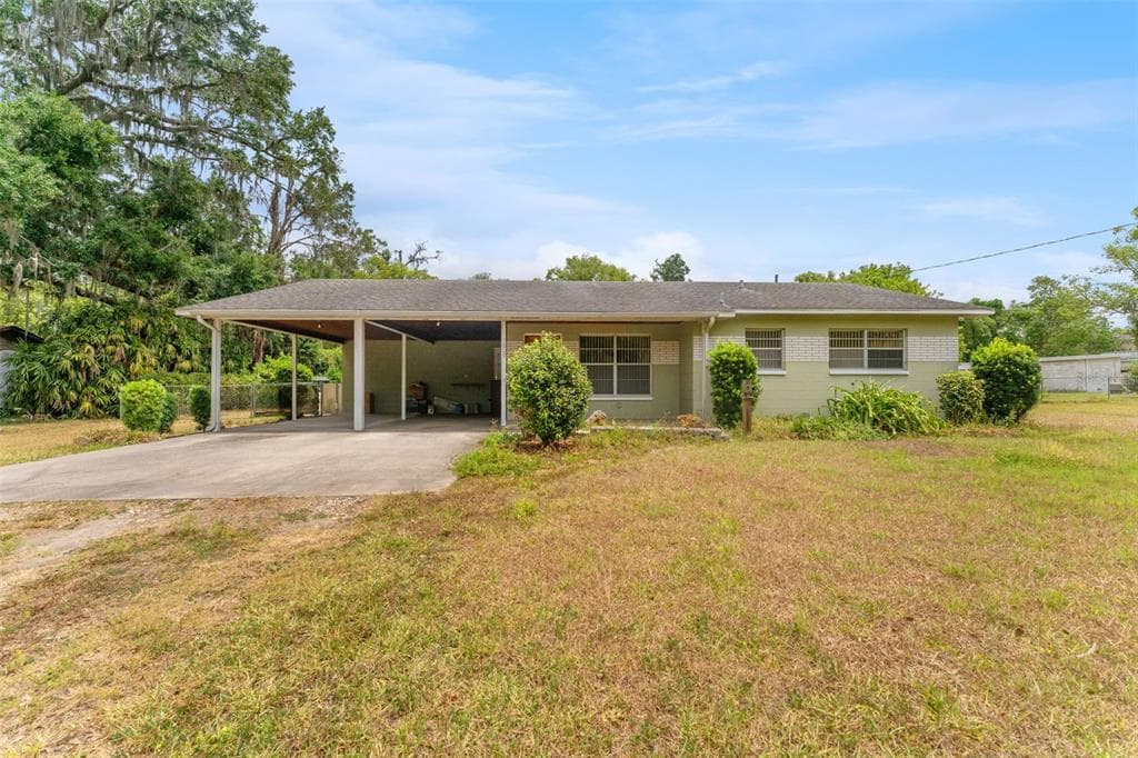 1609 S VALRICO ROAD VALRICO, FL 33594
