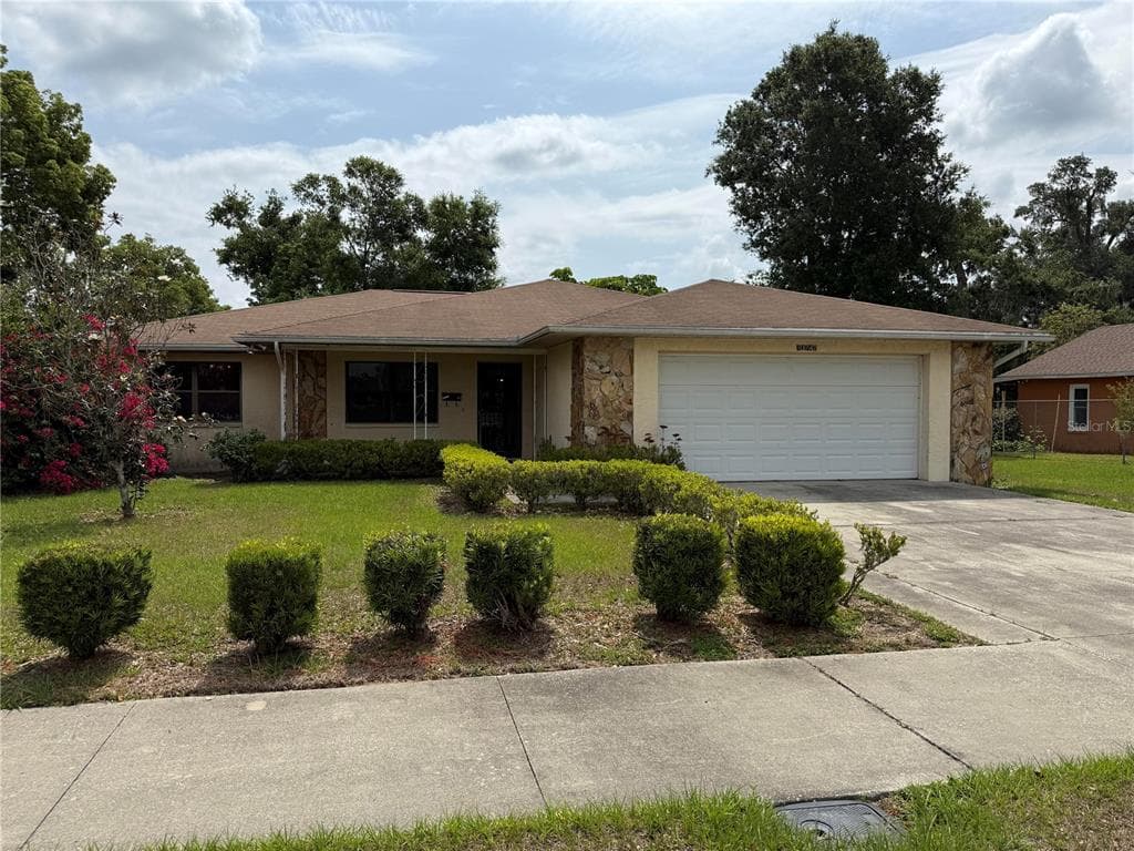 13742 14TH STREET DADE CITY, FL 33525