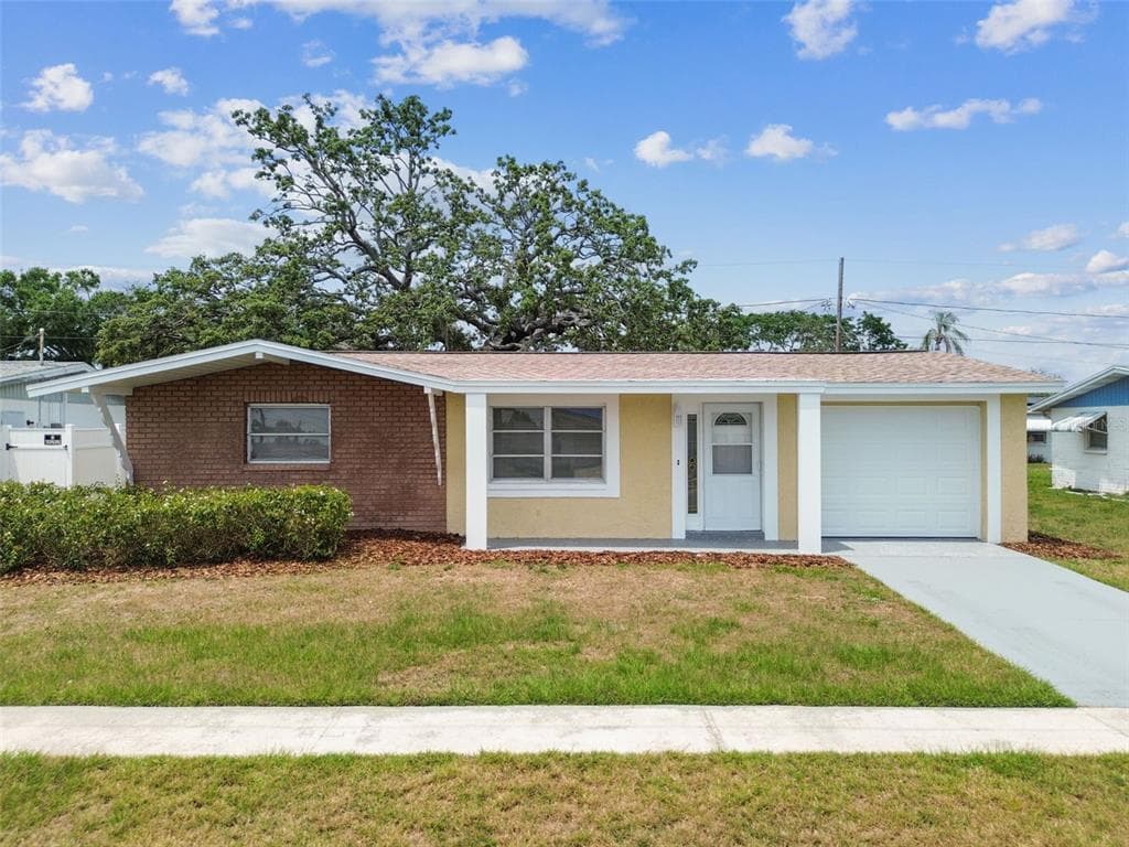 5033 TAMMY LANE HOLIDAY, FL 34690