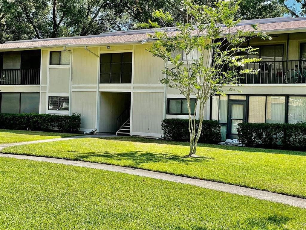 6012 LAKETREE LANE UNIT A TEMPLE TERRACE, FL 33617