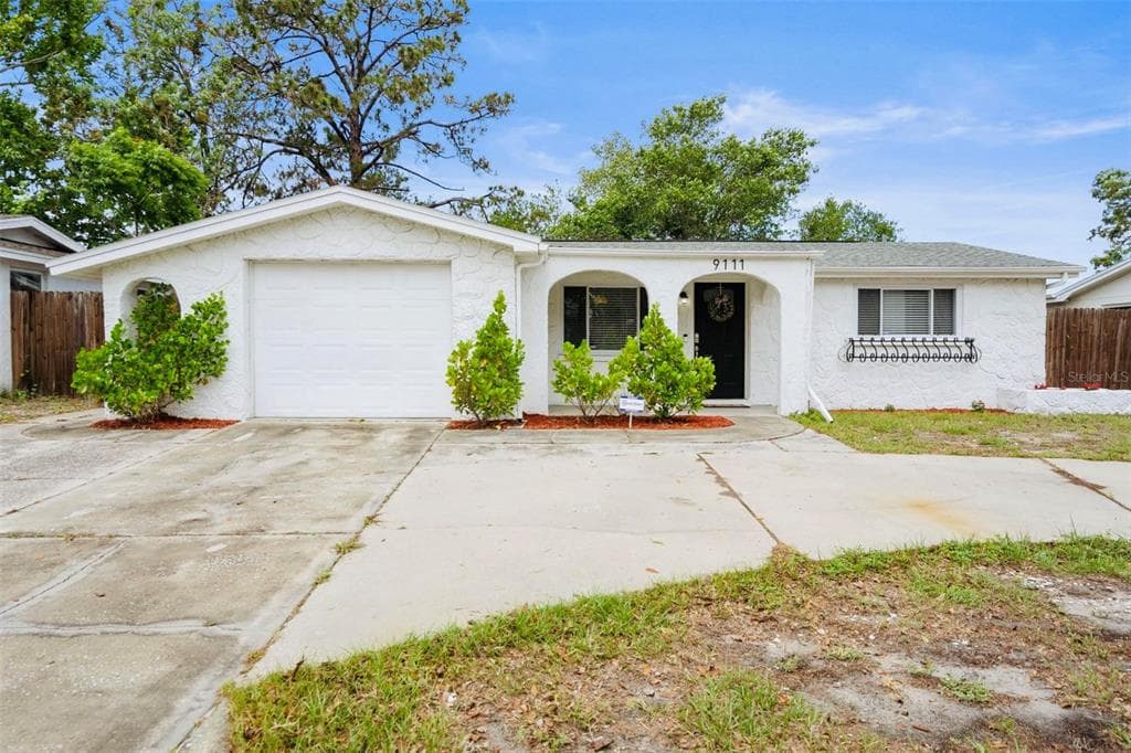 9111 GREENBRIAR LANE PORT RICHEY, FL 34668