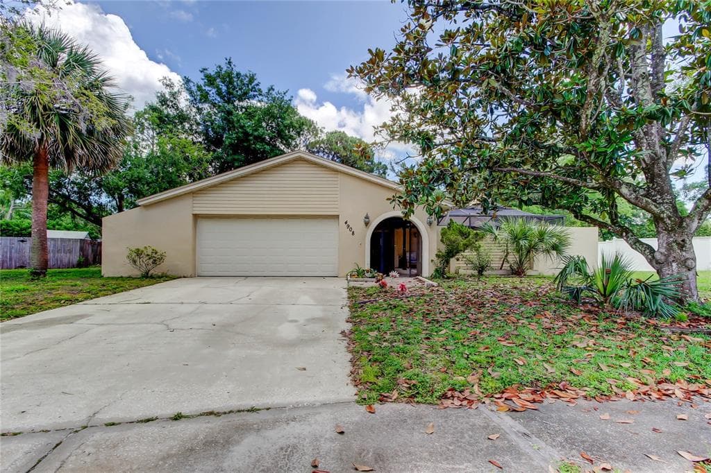 4908 ROCKLEDGE CIRCLE TAMPA, FL 33624