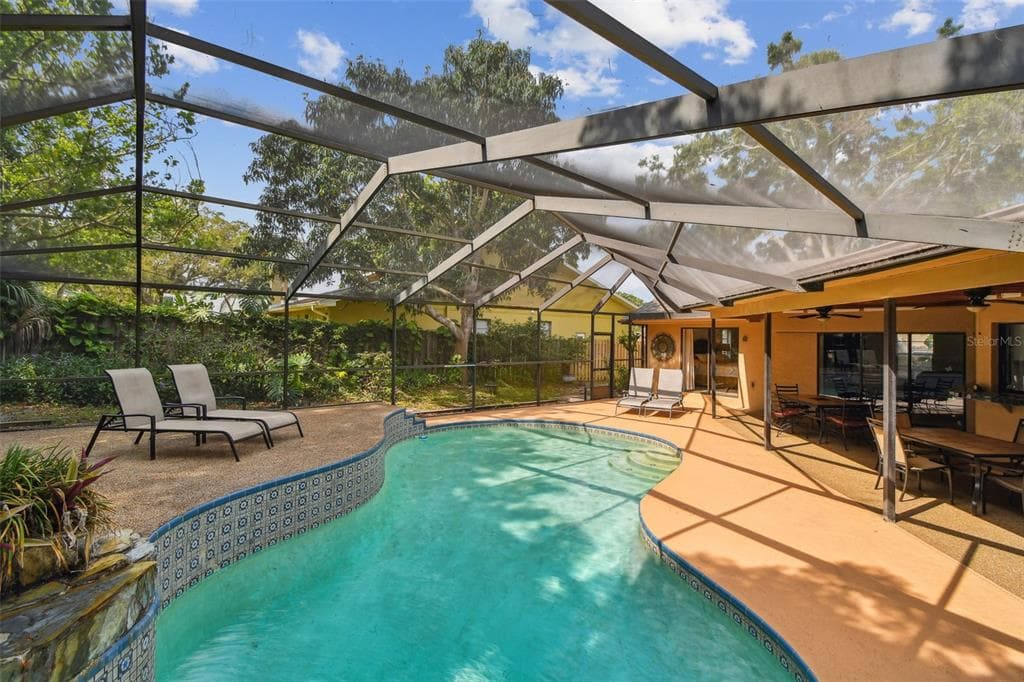 854 VILLAGE WAY PALM HARBOR, FL 34683