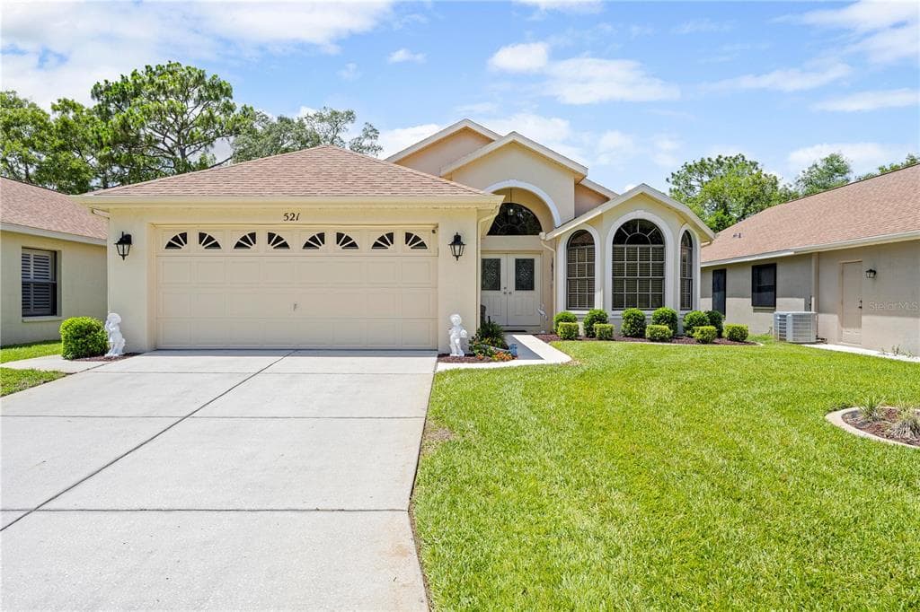 521 BENT OAK COURT SPRING HILL, FL 34609