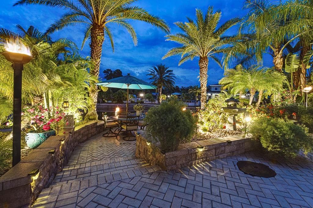 6804 AMANDA VISTA CIRCLE LAND O LAKES, FL 34637
