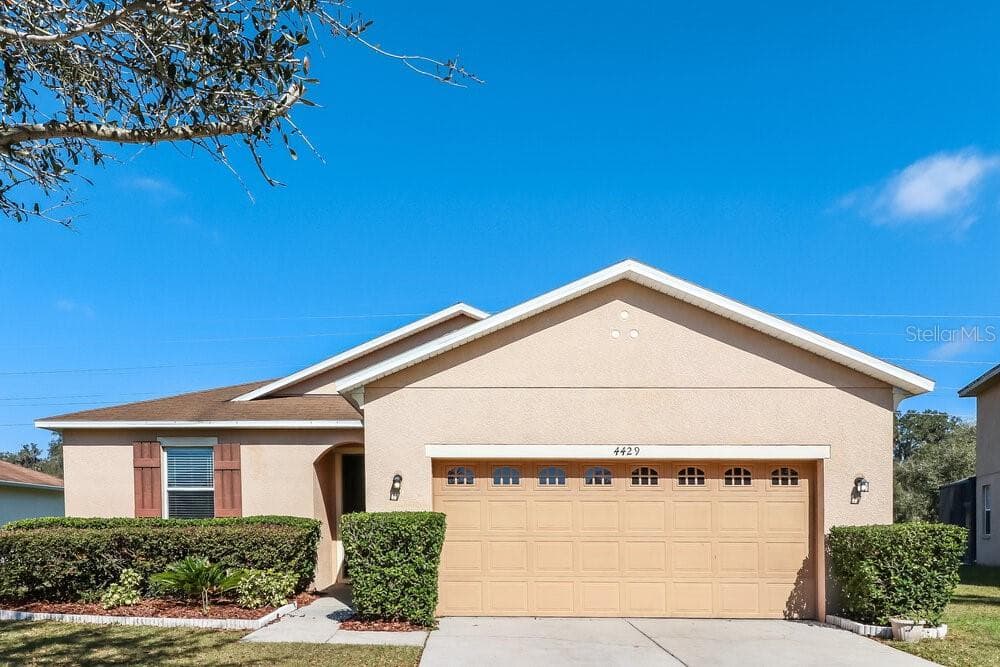 4429 FIELDVIEW CIRCLE WESLEY CHAPEL, FL 33545