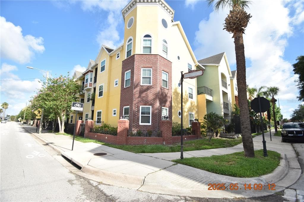 1910 E PALM AVENUE UNIT 8302 TAMPA, FL 33605