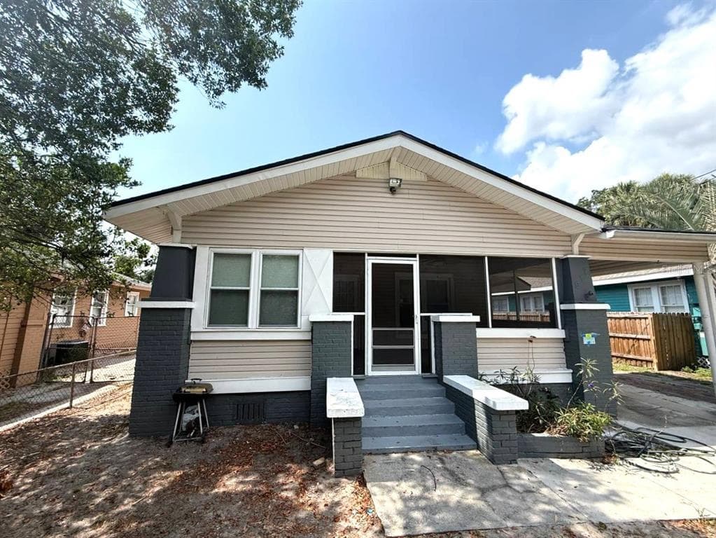917 E SHADOWLAWN AVENUE TAMPA, FL 33603