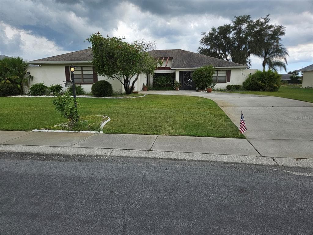 2014 E VIEW DRIVE SUN CITY CENTER, FL 33573