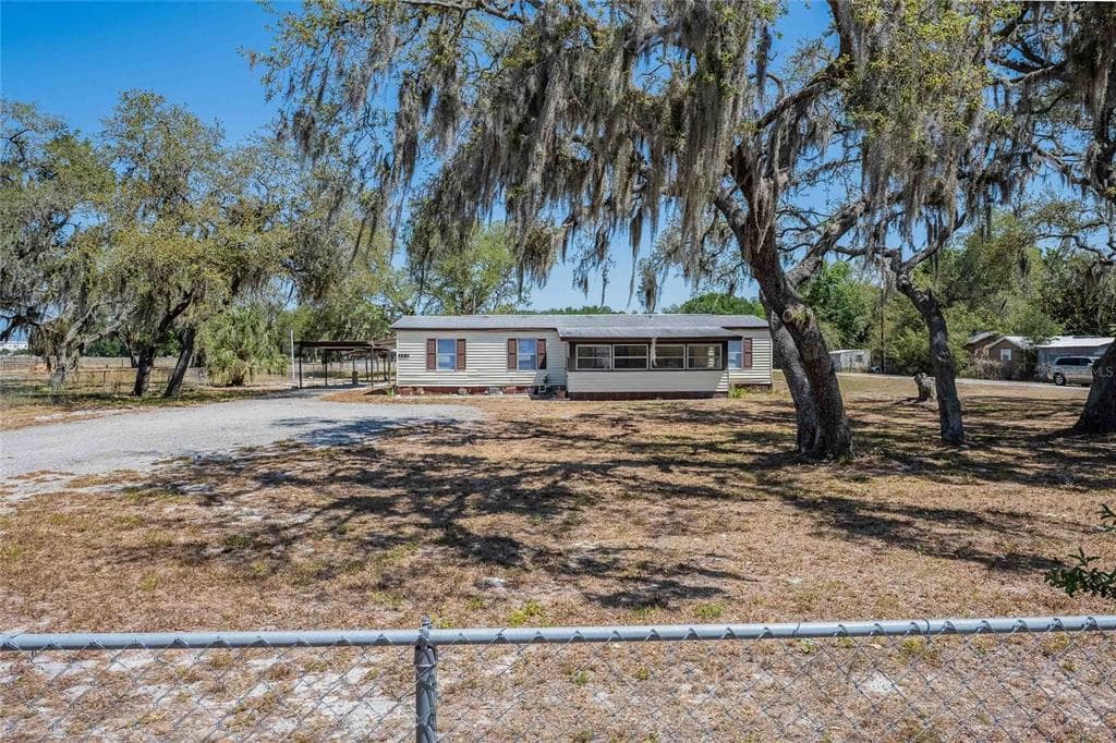 680 OLD DIXIE HIGHWAY AUBURNDALE, FL 33823