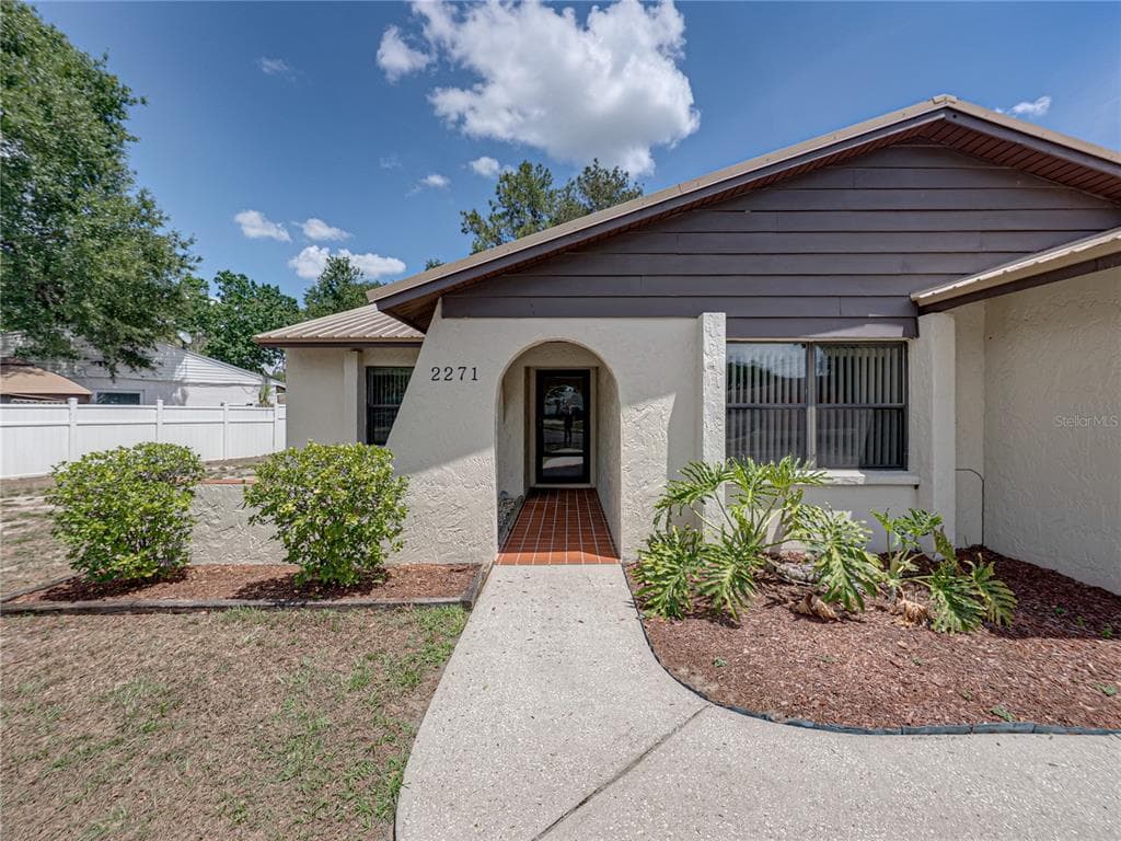 2271 CRYSTAL GROVE LANE