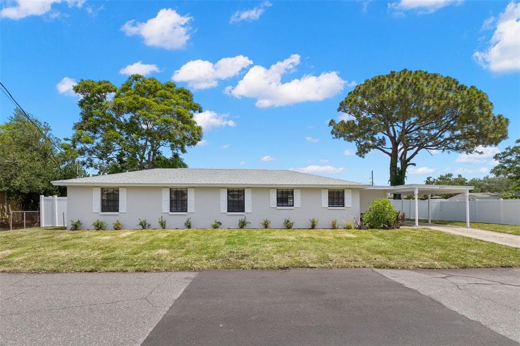 2907 W TYSON AVENUE TAMPA, FL 33611