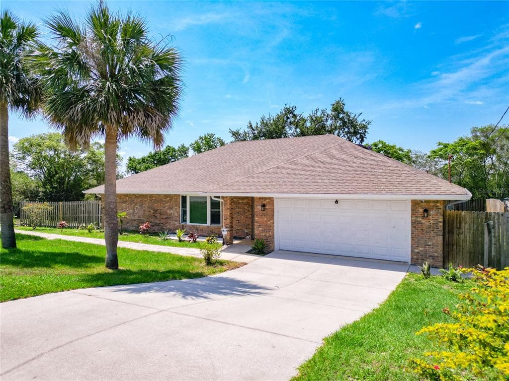 1233 GLADSTONE DRIVE DELTONA, FL 32725
