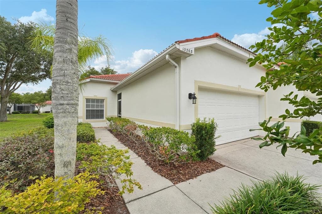 10263 DEVONSHIRE LAKE DRIVE TAMPA, FL 33647