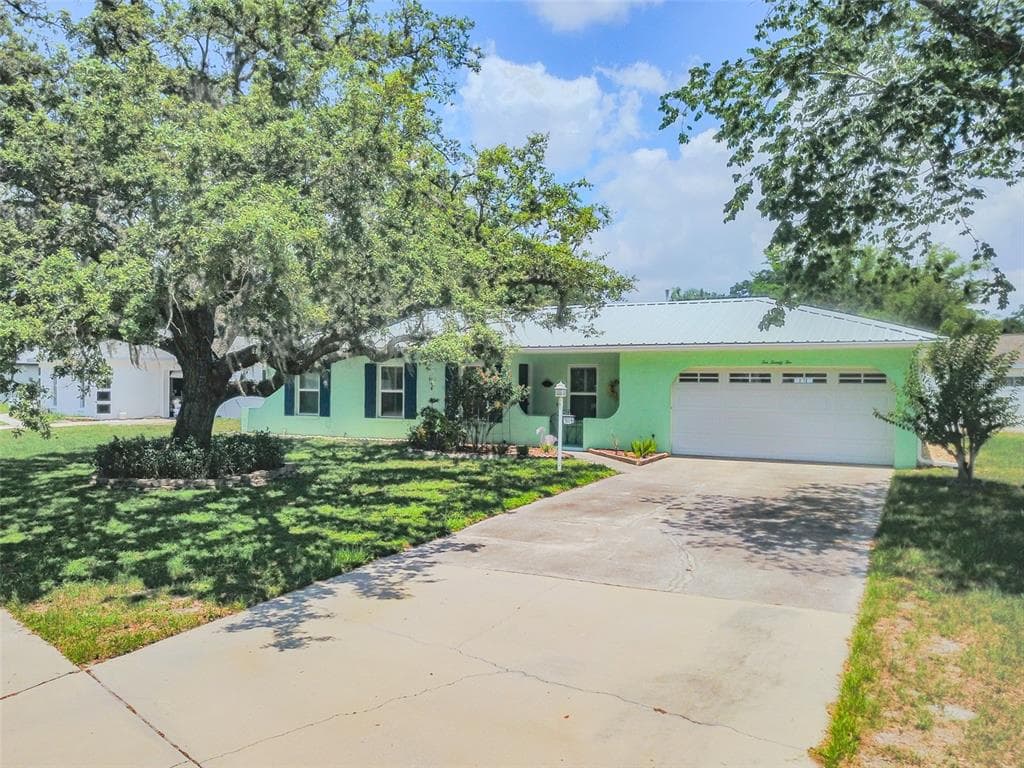 1022 GREENBRIAR DRIVE BRANDON, FL 33511