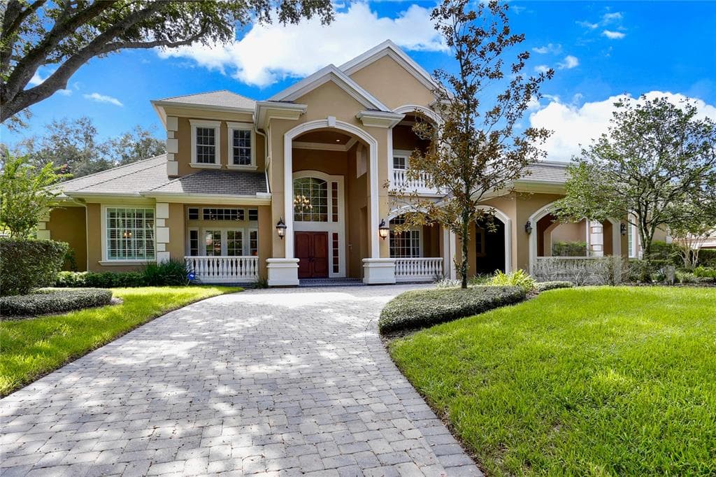 704 BERROCALES DE AVILA TAMPA, FL 33613